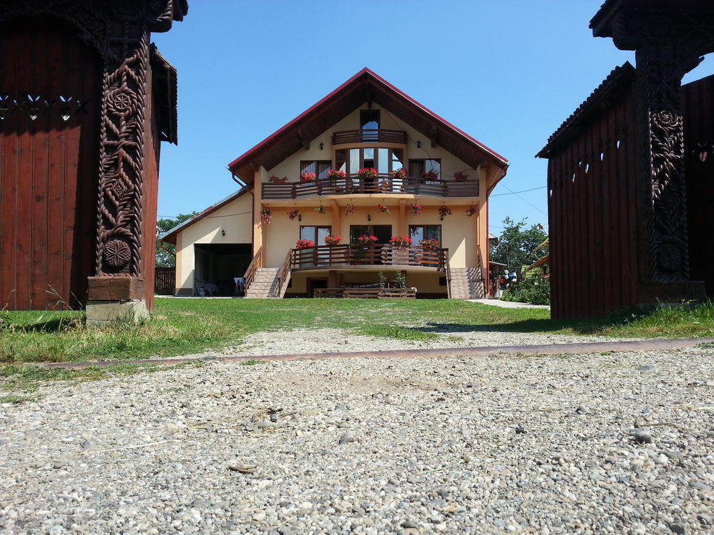 Pensiunea Maramures Ocna Sugatag Luaran gambar