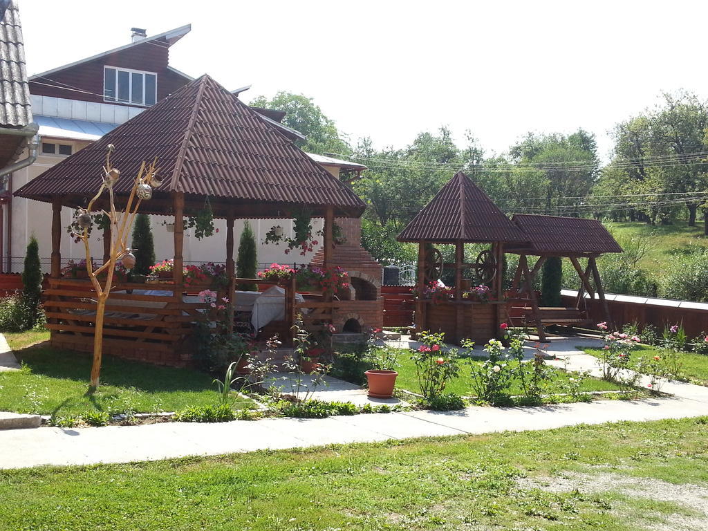 Pensiunea Maramures Ocna Sugatag Luaran gambar